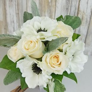 BB1391-Simple White Anomie and Rose Bridesmaids Bouquet.jpg
