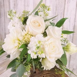 BB1495-White and Green Bridesmaids Bouquet