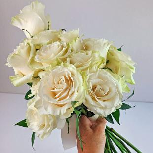 BB1553-Classic Hand Tied Mondile Rose Brides Bouquet