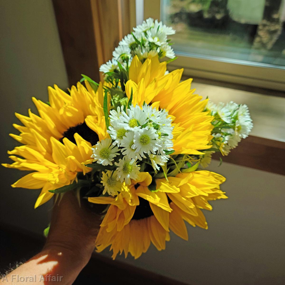 BB1619-Simple Sunflower Bridesmaids Bouquet edited-1