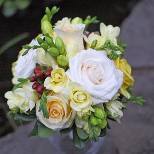 BB0327-Small Pale Yellow Rose and Freesia Bridal Bouquet