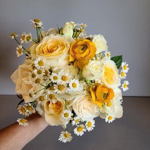 BB1588-Soft Yellow and White Bridesmaids Bouquet edited-1