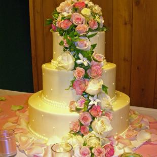 CA0062-Cascading Floral Decorated Cake