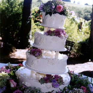 CA0066-Romantic Vineyard Wedding Cake