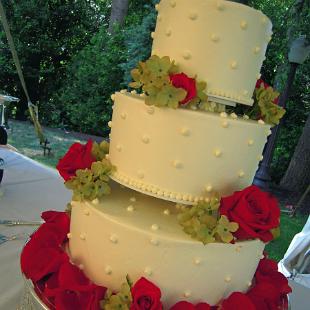 CA0081-Simple Red and Green Wedding Cake Flowers