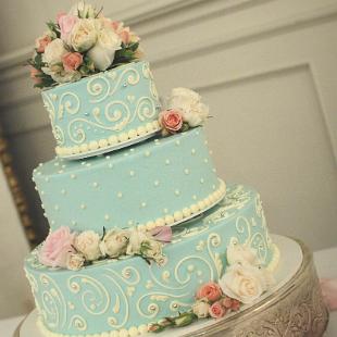 CA0123-Romantic, Blush and Ivory Cake Floral. Beaverton Bakery CakeJPG