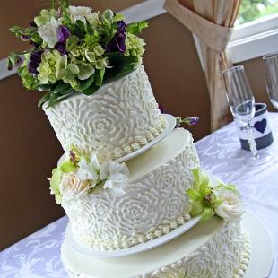 CA0130-Green and Purple Wedding Cake Flowers