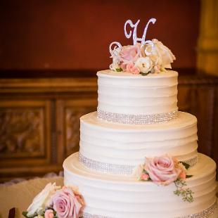 CA0166-Elegant Blush and Ivory Cake with Fresh Garden Roses