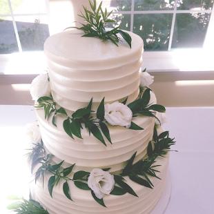 CA0188-Greenery on White Cake