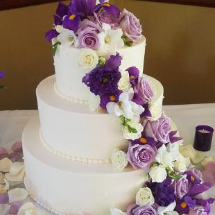 CA0191-Shades of Purples and White Wedding Cake Floral