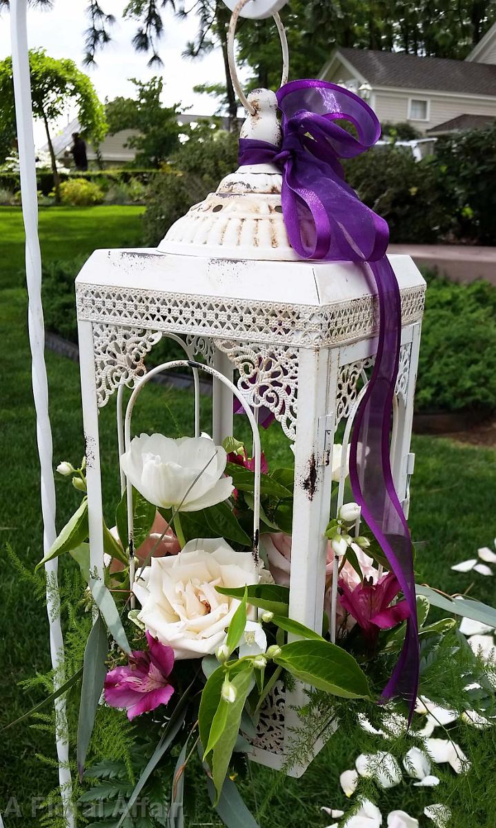 CF0831-Wedding Aisle Antique Lantern with Flowers