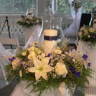AM0301-Winter White and Blue Aisle and Centerpiece Flowers