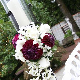 AM0592-Grape and White Aisle Candelabra Floral
