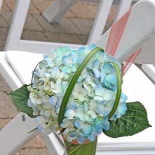 AM0597-Malibu Blue Hydrangea and Coral Aisle Marker