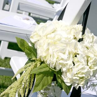 AM0612-Elegant Lace and White Hydrangea  Aisle Marker