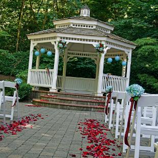 CF0752-Veiled Garden at Abernethy Center, Oregon City, OR