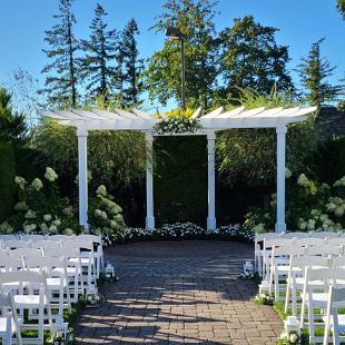 CF9360- Ceremony Flowers and Aisle Markers at The Aerie