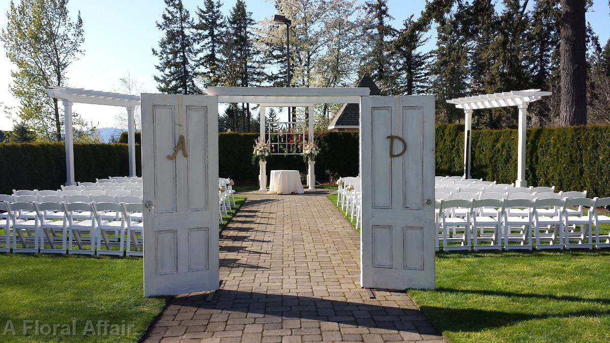 CF0663-Antique Church Doors and Window For Outdoor Wedding