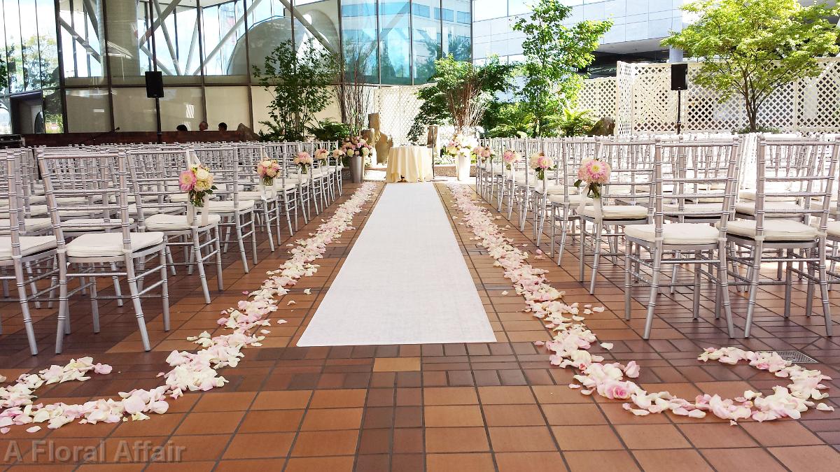 CF0683-Portland Oregon World Trade Center Wedding Ceremony Flowers