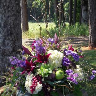 CF0407-Flower Arrangement on Wine Barrel