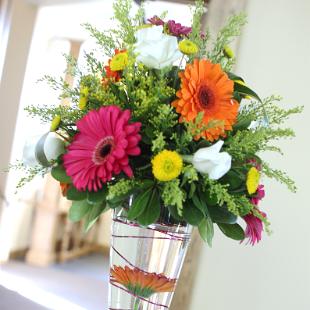 CF0602-Bright Gerbera Daisy Flower Arrangement