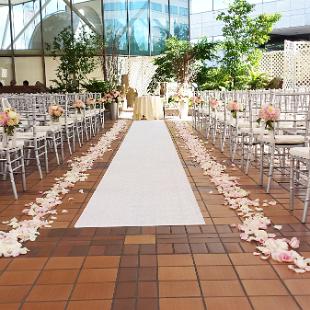 CF0683-Portland Oregon World Trade Center Wedding Ceremony Flowers