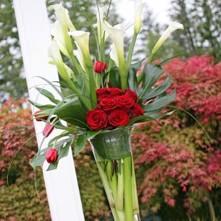CF0852-Contemporary White Calla lily and Red Rose Wedding Ceremony Arrangement