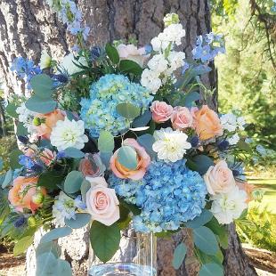 CF09250-Coral, Light Orange, White and Blue Ceremony Arrangement