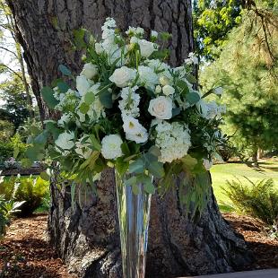 CF0926-Classic White and Green Ceremony Arrangment