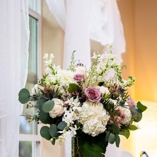 CF09302-Mauve and White Ceremony Arrangement