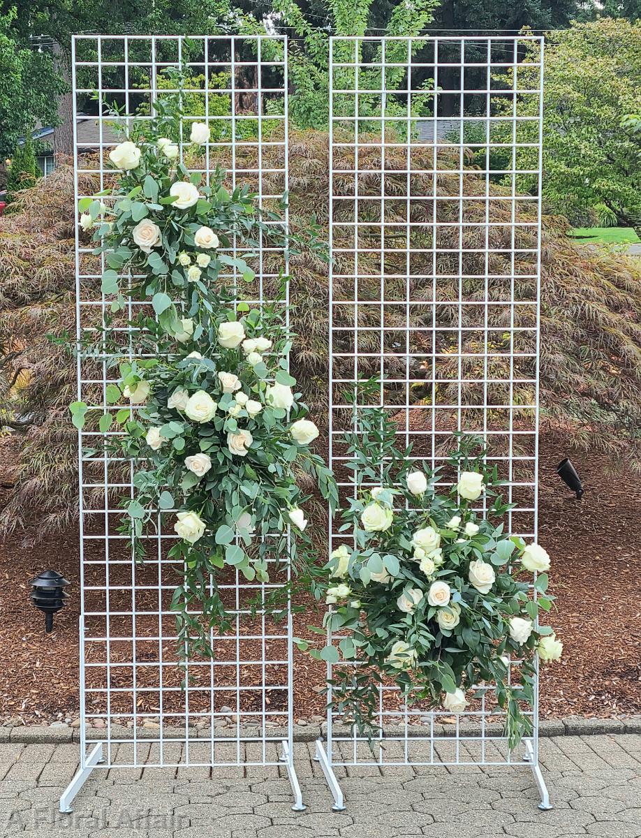 CF9311-Wire Mesh Wedding Backdrop with White and Green Flowers