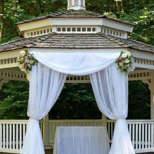 CF0779-Gazebo with white chiffon fabric and pink and white flowers