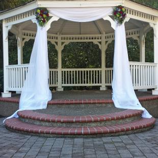 CF0796-Gazebo with Flowers and Chiffon Draping-1