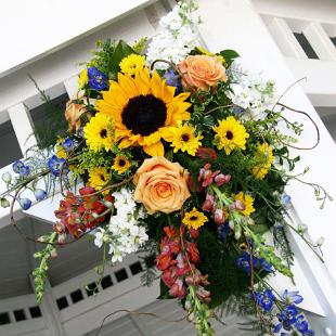 CF0806-Floral Arrangement for Gazebo