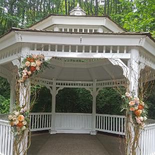 CF09243-Rustic, Peach and Blue Gazebo Decor