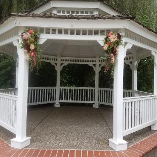 CF0925-Blush and Merlot Gazebo Flowers