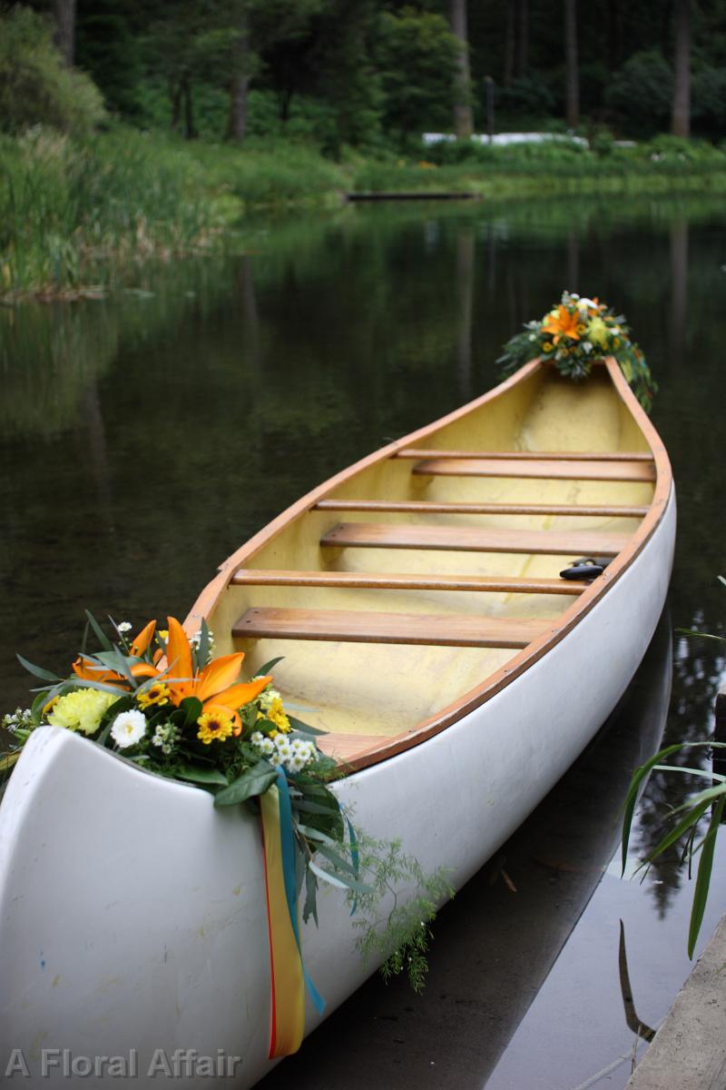 FT0713-Flowers on Bridal Vail Lake Canoe, Bridal Veil, OR