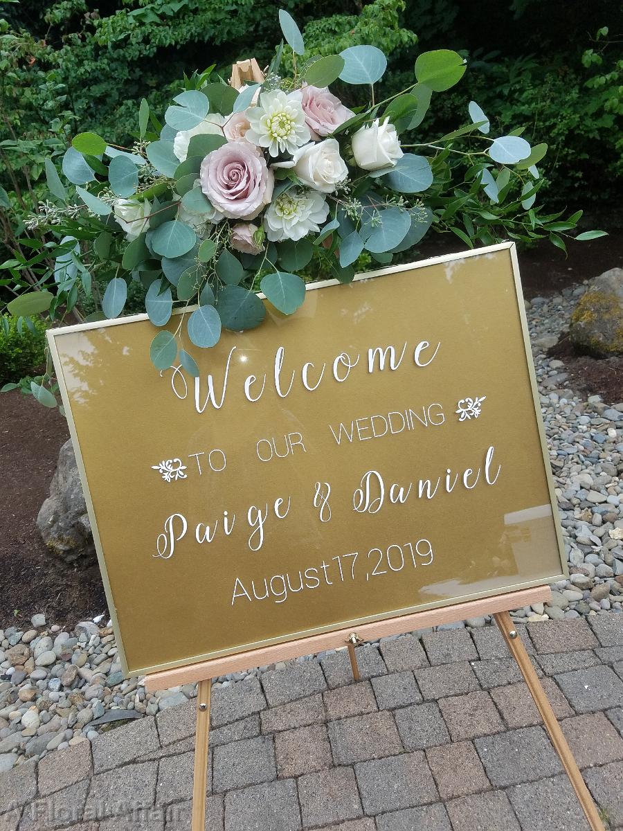 FT0751-Wedding Sign with Greenery Spray and Flowers