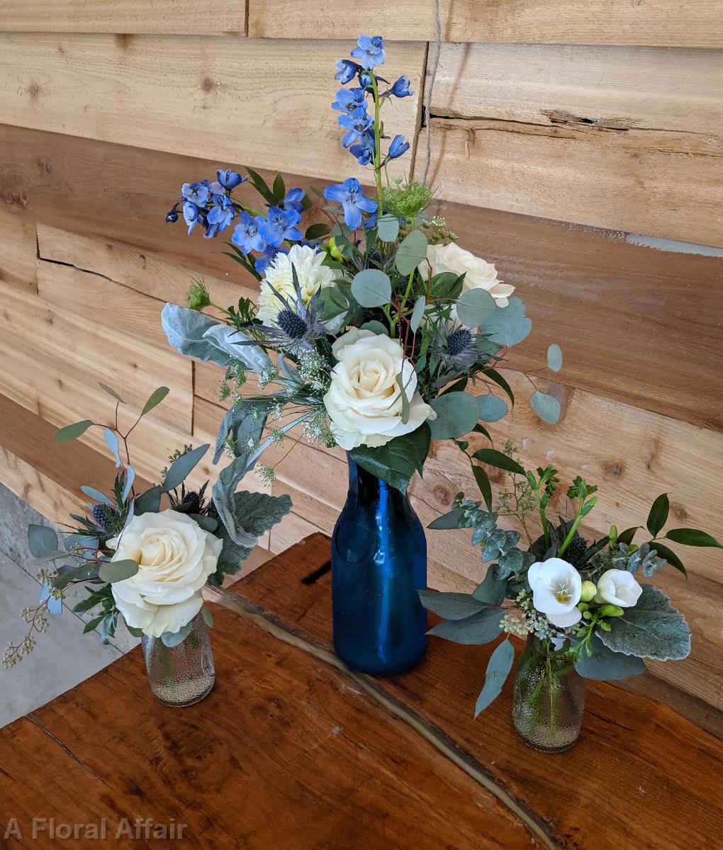 FT0754-Blue and White Small Floral Arrangements For Dessert Table or Barjpg
