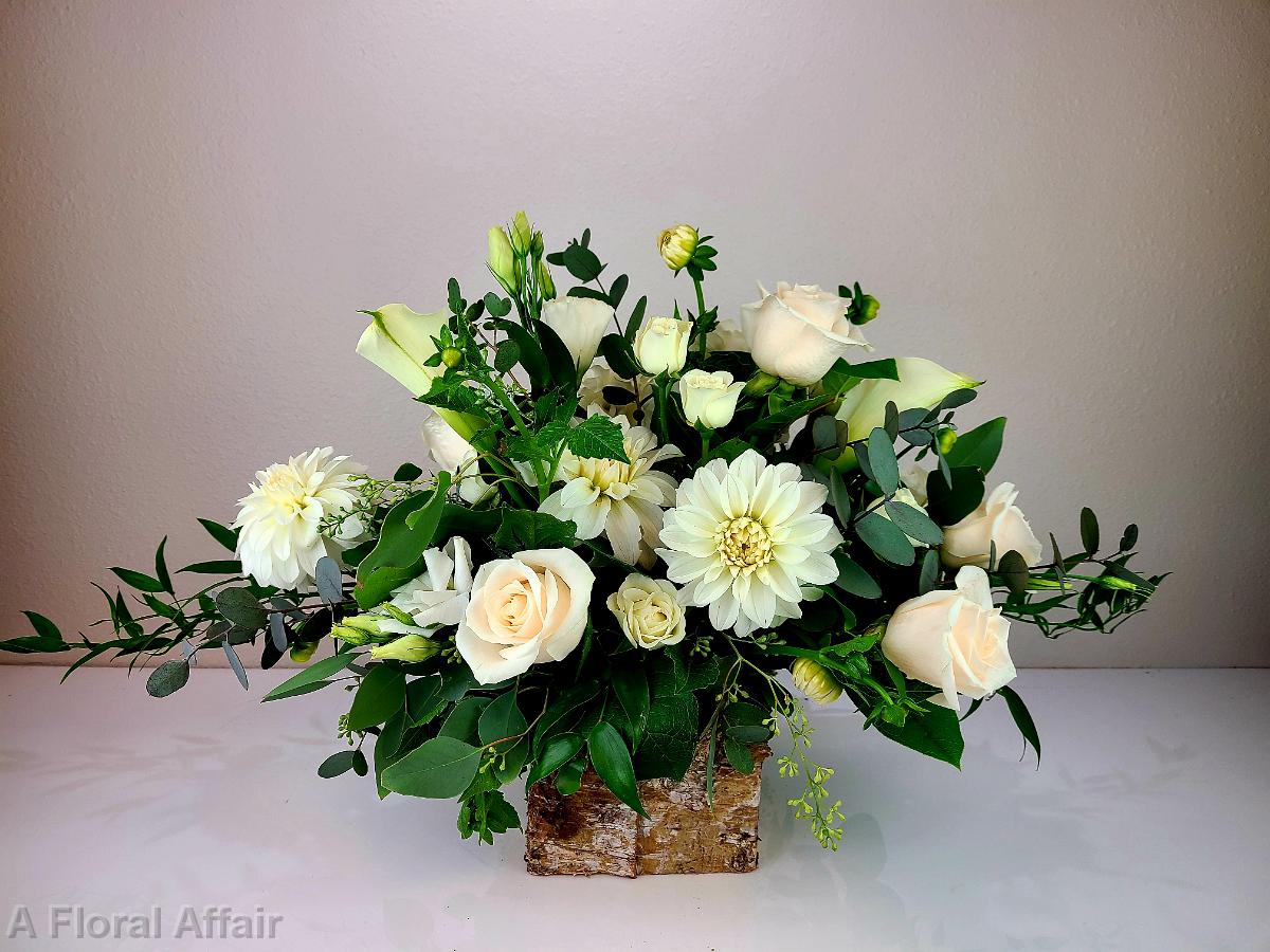 FT0769-White and Green Rustic Head Table Centerpiece