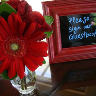 FT0697-Guest Book Frame and Flowers