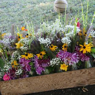 FT0709-Wood Milk Crate With Flowers