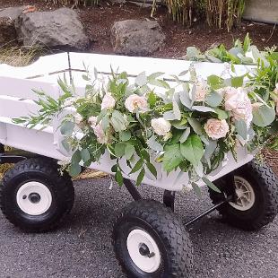 FT0748-Wedding Wagon with Greenery and Blush and White Flowers