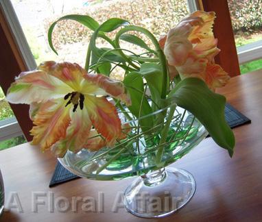 RF0976-Contemporary, Yellow, Orang, and Green Centerpiece