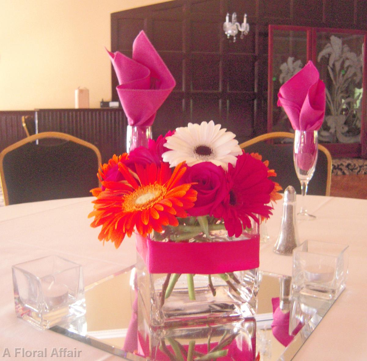 RF1116-Bright Gerbera Daisy Centerpiece