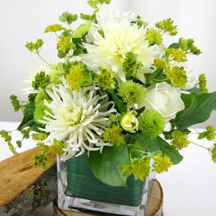 RF0567-White and Green Garden Centerpiece