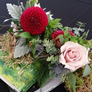 RF1234-Woodland Centerpiece with Books