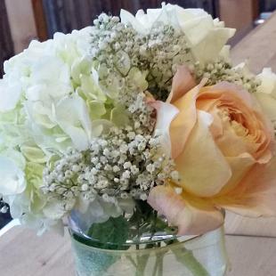 RF1244-Garden Rose and Hydrangea Centerpiece