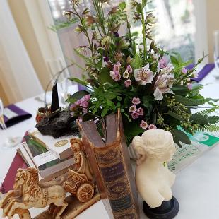 RF1355-Literary Themed Centerpiece