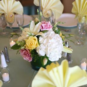 RF0998-Soft Pink, Yellow and White Round Centerpiece